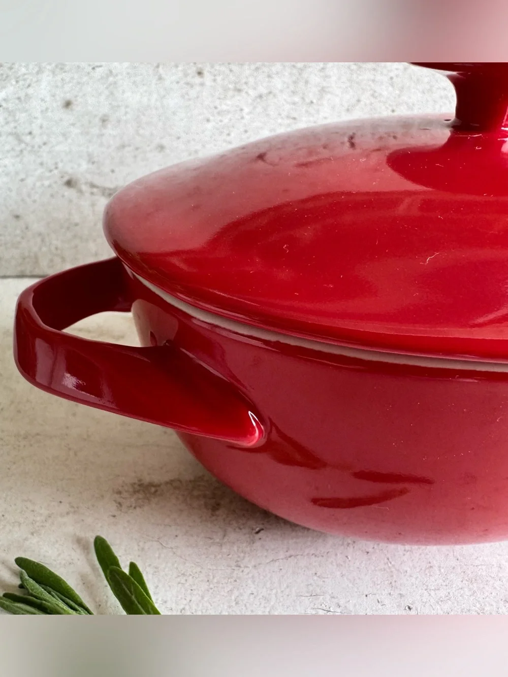 Crate & Barrel Small Red Oval Ceramic Baking Casserole Dish w/Lid - Oven Safe